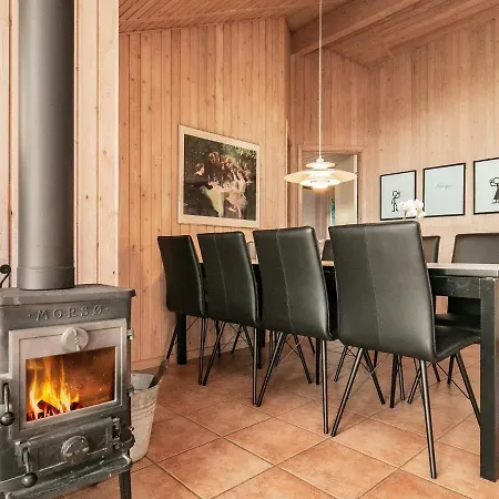 Hotell Four-bedroom Holiday In 6 Nordenbro Vesteregn