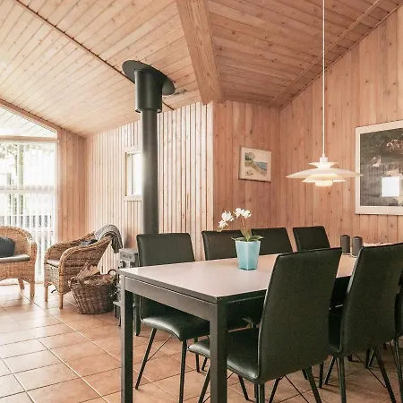 Four-bedroom Holiday In 6 3* Humble