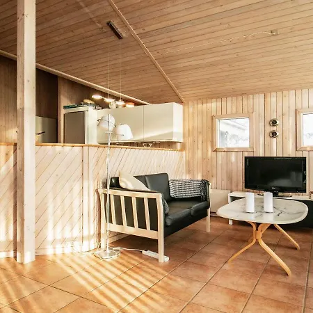 Four-bedroom Holiday In 6 Hotell