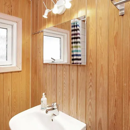 Four-bedroom Holiday In 6 Hotell Nordenbro Vesteregn