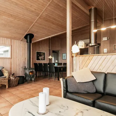 Four-bedroom Holiday In 6 Hotel Humble