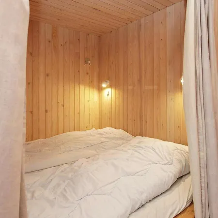 Four-bedroom Holiday In 6 Hotel Humble