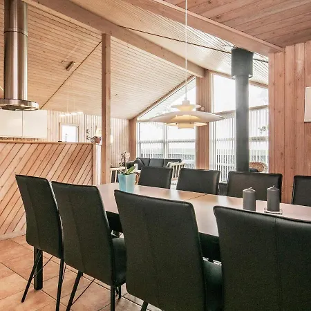 Four-bedroom Holiday In 6 Hotel Humble